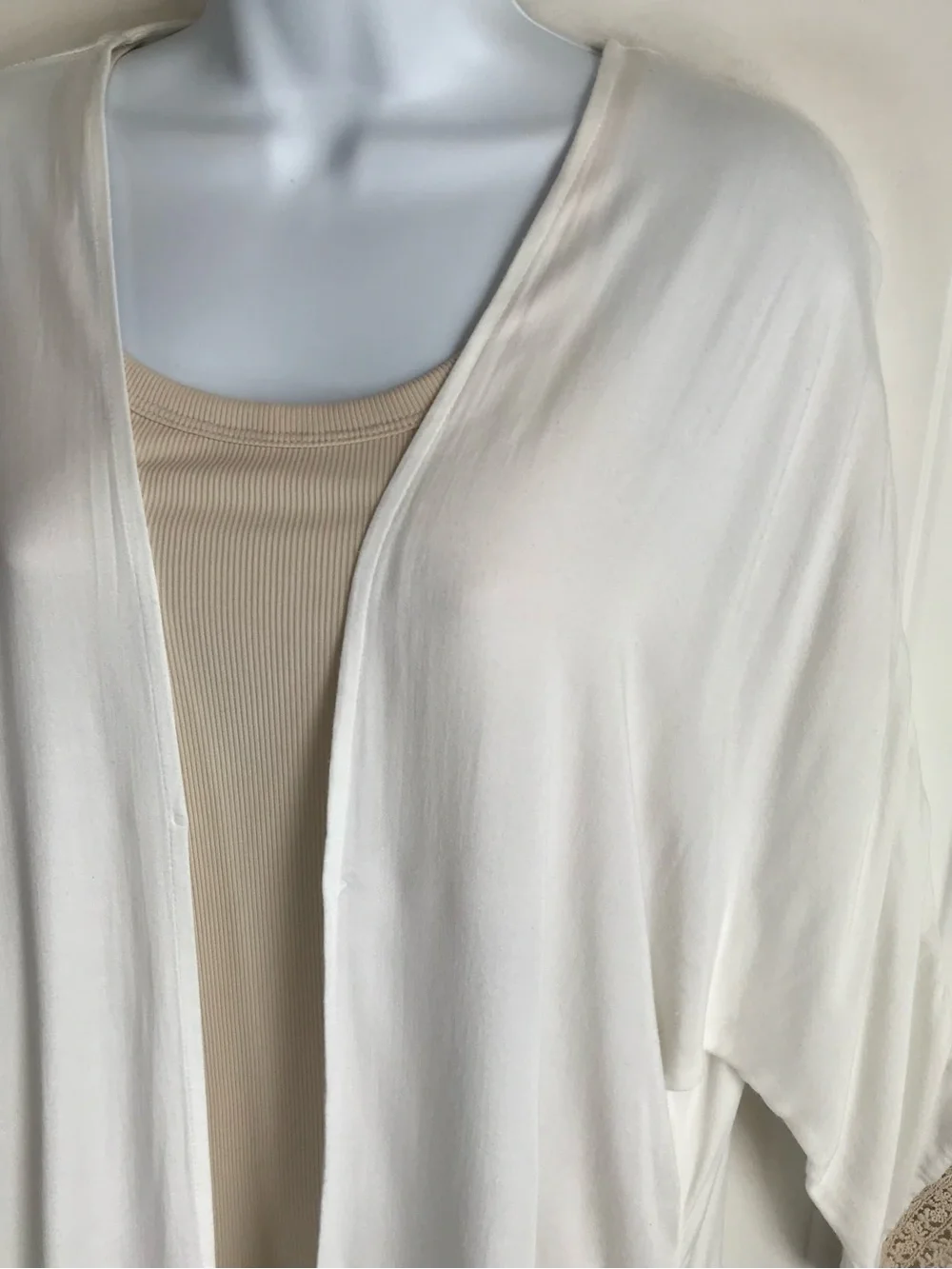 🔴 4/$15 Underella by Ella Moss Women’s S White Tan Kimono Robe with Crochet Trim